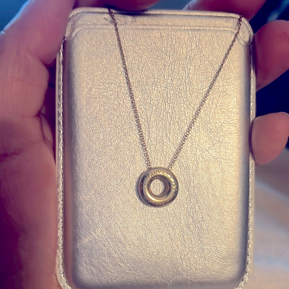 18k solid gold necklace by Tiffany & Co. P7950 stamp